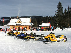 nasze skutery �nie�ne przygotowane do wypo�yczenia